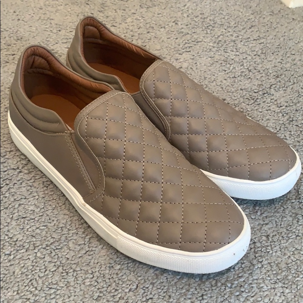 no lace, cute sneaker